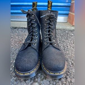 DR. MARTENS PASCAL GLITTER RAY BOOT in Black size‎ 7